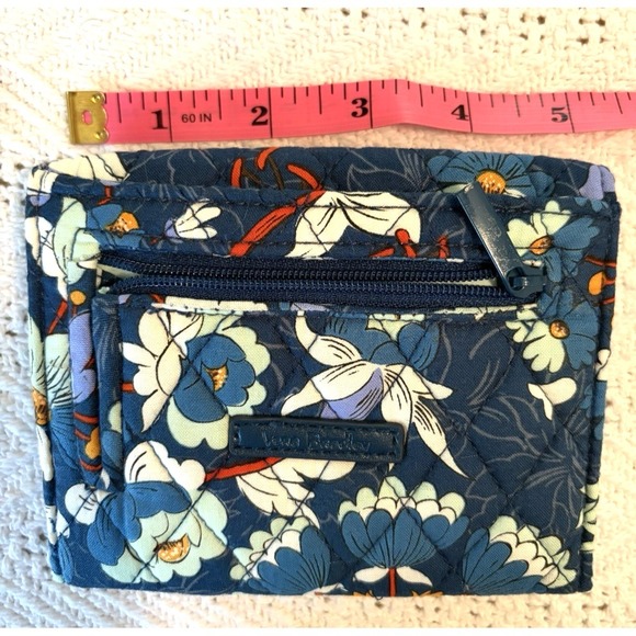 Vera Bradley Modern Floral Blue Small Trifold  Wallet Daisy - Picture 5 of 5